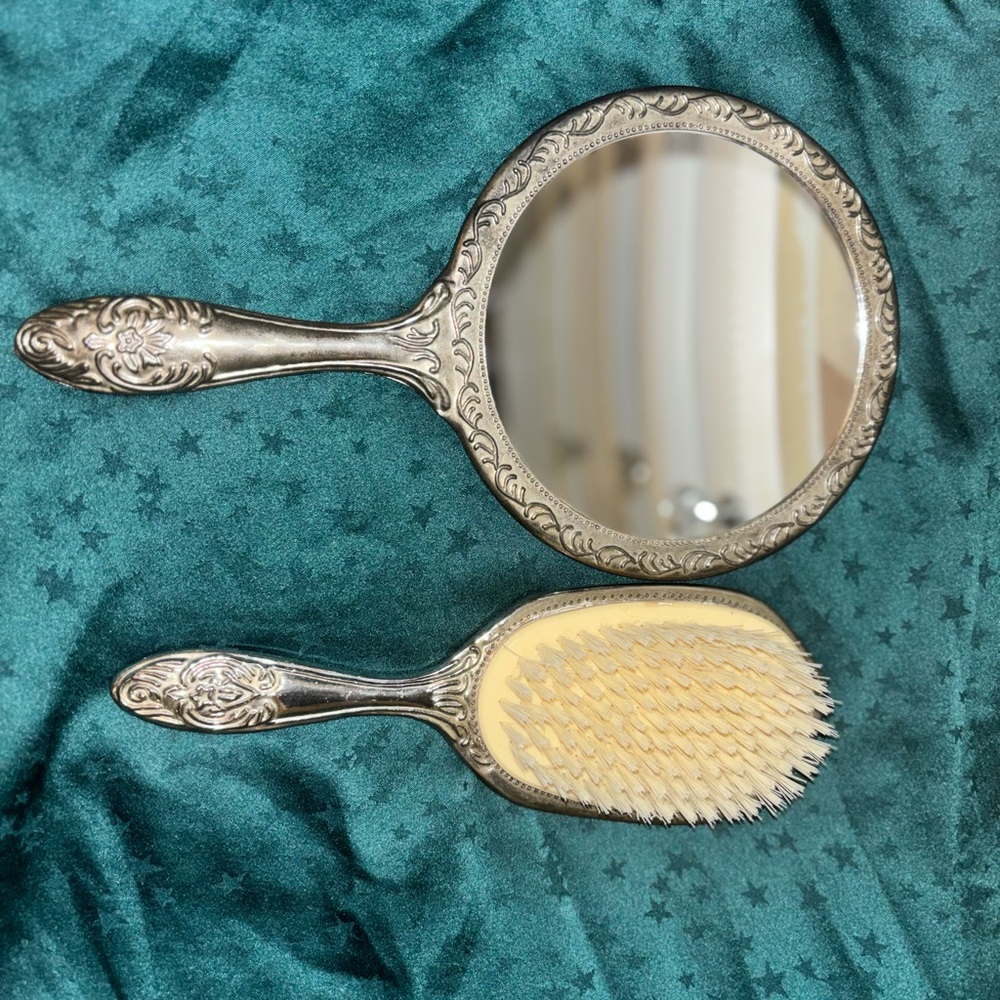 Vanity Brush & hand mirror